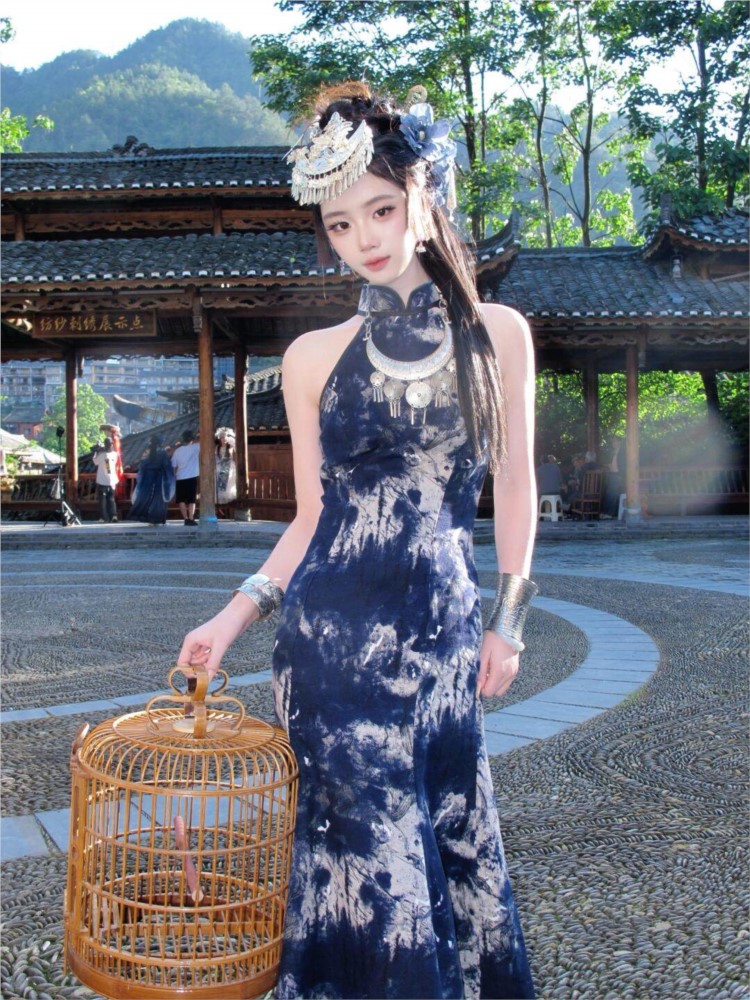 Fashion Show Ethnic Wear - Nuovo abito batik, abbigliamento femminile alla