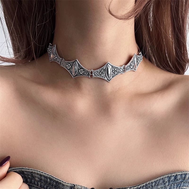 Collana Choker Hip Hop Punk Bo - Fashion Show Ethnic Wear recensione e prezzo