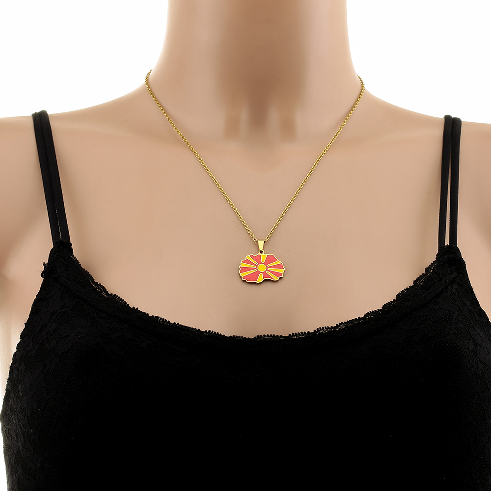Collana con Bandiera della Mac - Ethnic Fashion Sale recensione e prezzo
