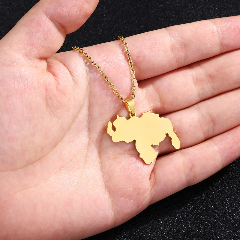 Collana con Ciondolo a Forma d - Ethnic Fashion Sale recensione e prezzo