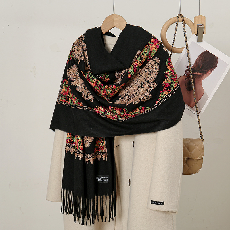 Sciarpa in Finto Cashmere con  - Ethnic Fashion Sale recensione e prezzo